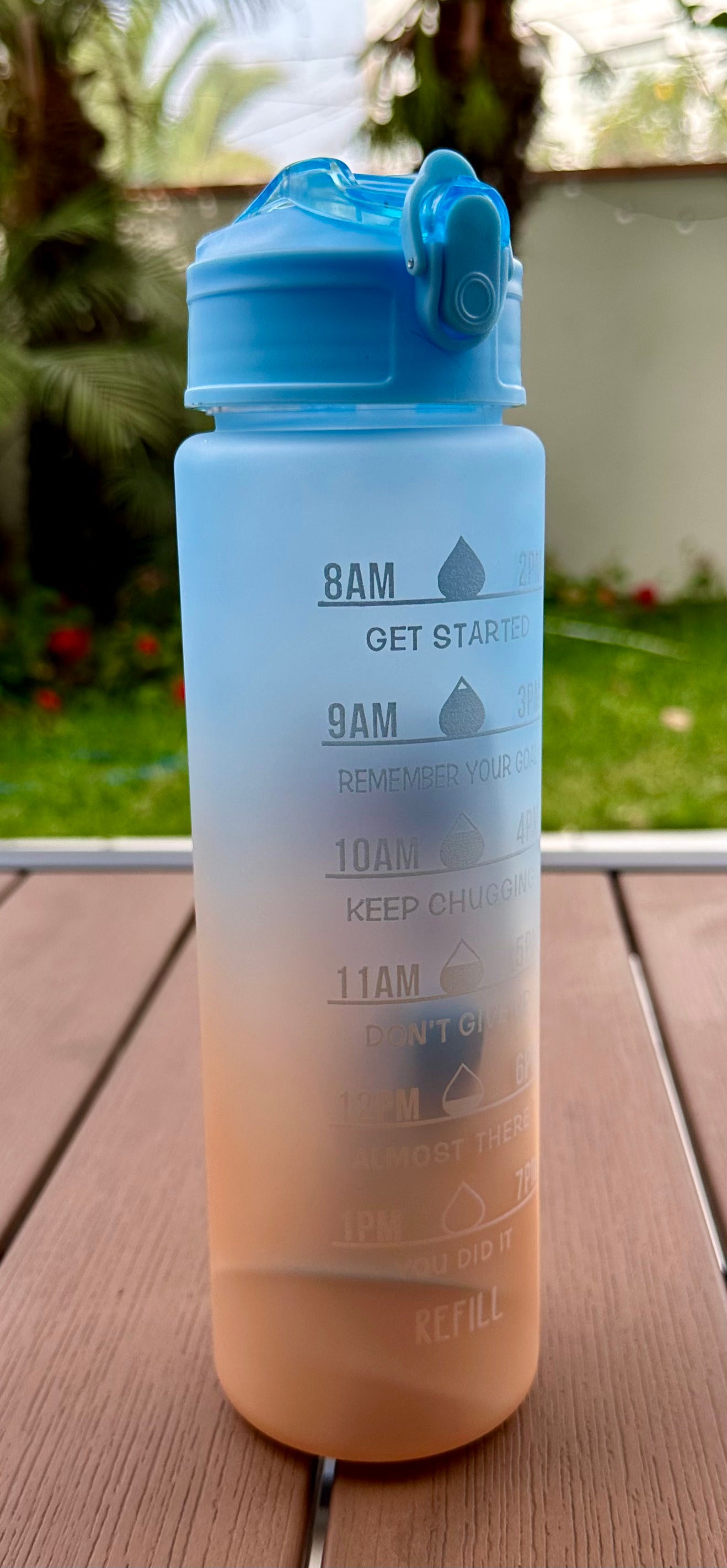 Tomatodo Duo 2 en 1 Litro Tapa Celeste - envase celeste con melón