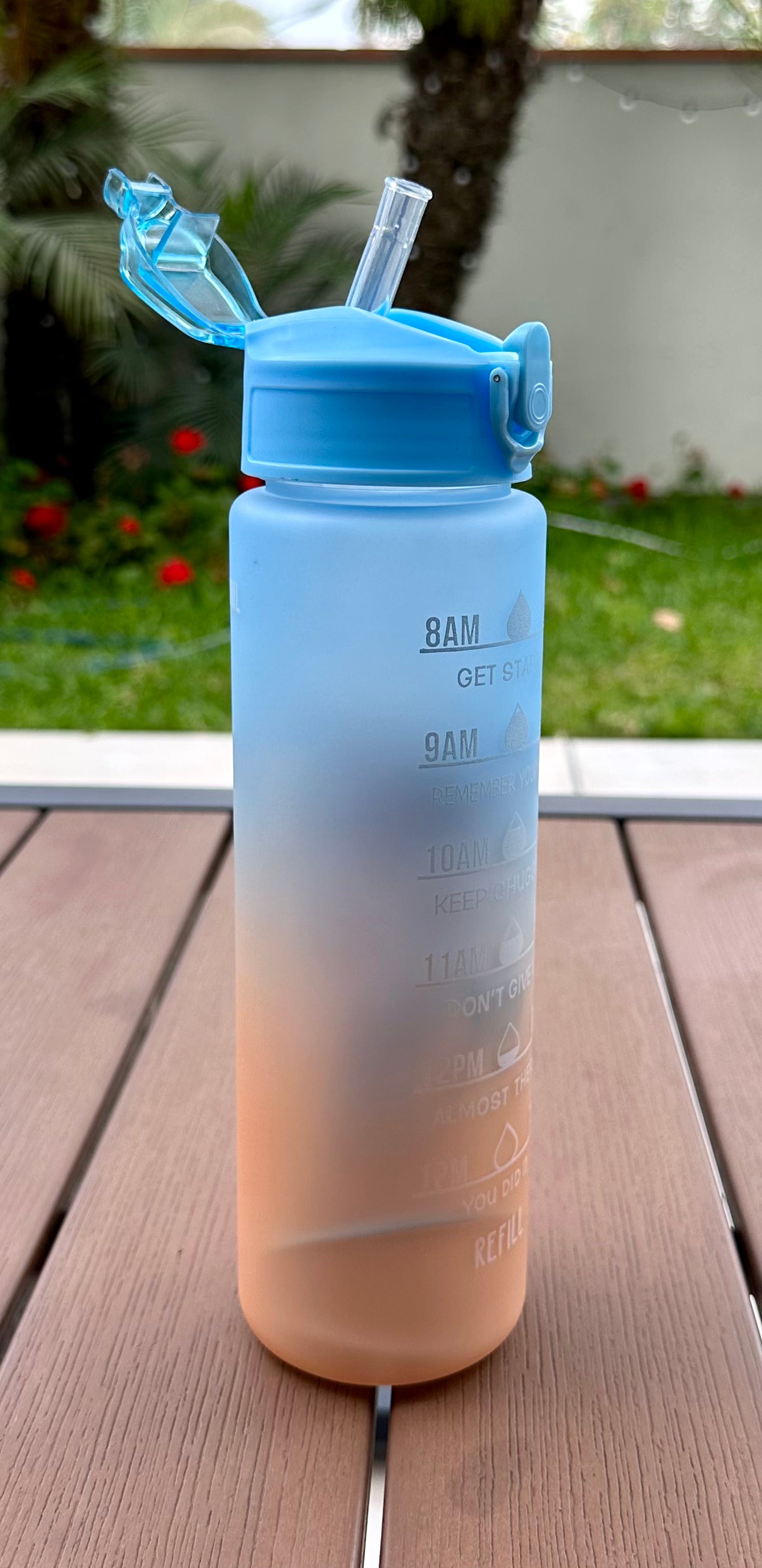Tomatodo Duo 2 en 1 Litro Tapa Celeste - envase celeste con melón