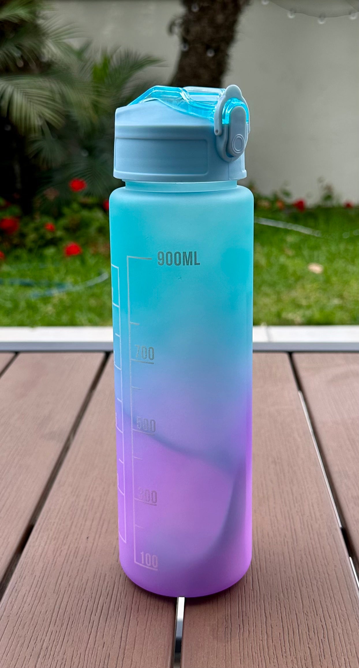 Tomatodo Duo 2 en 1 Litros Tapa Celeste - envase verde con lila
